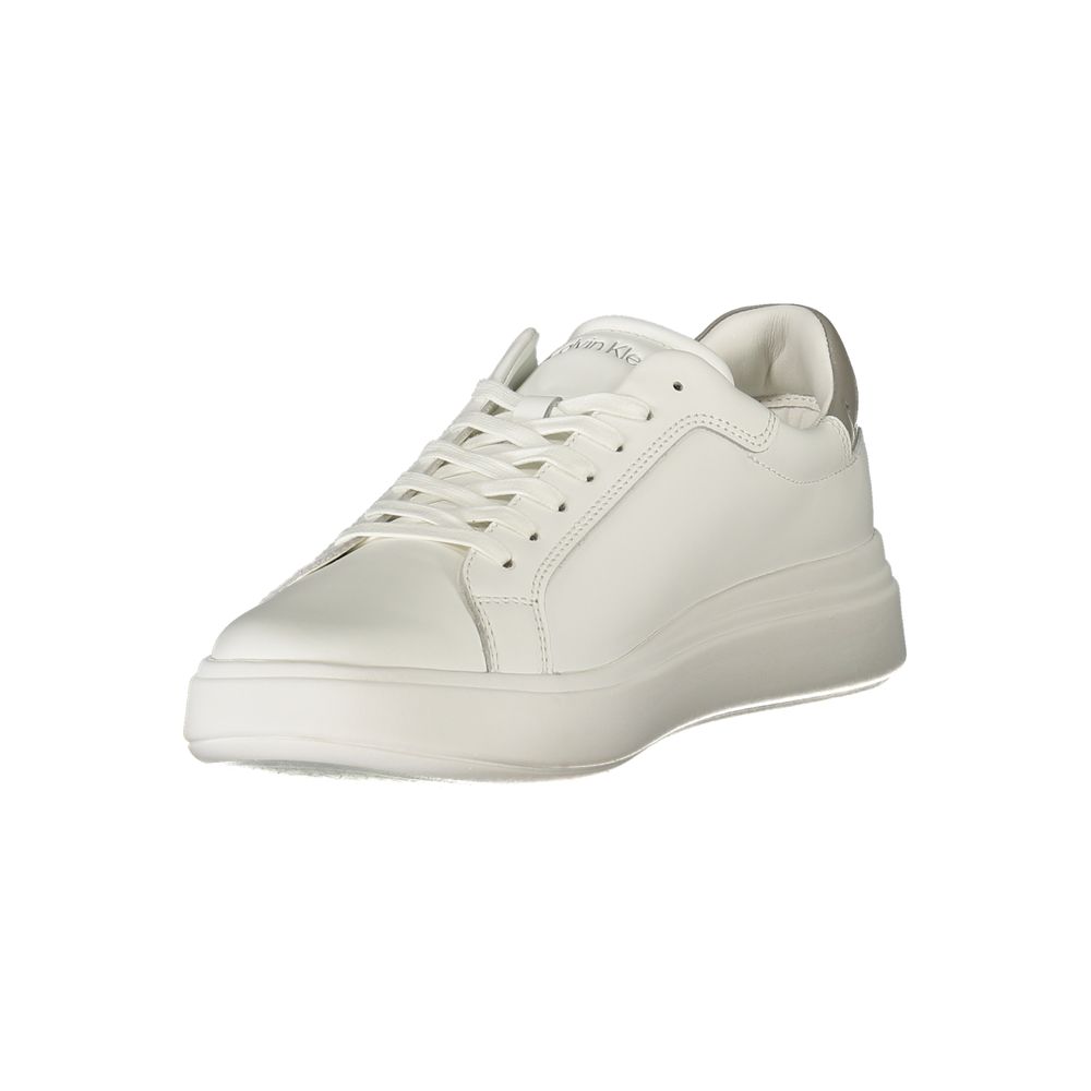 Sneaker aus weißem Polyester