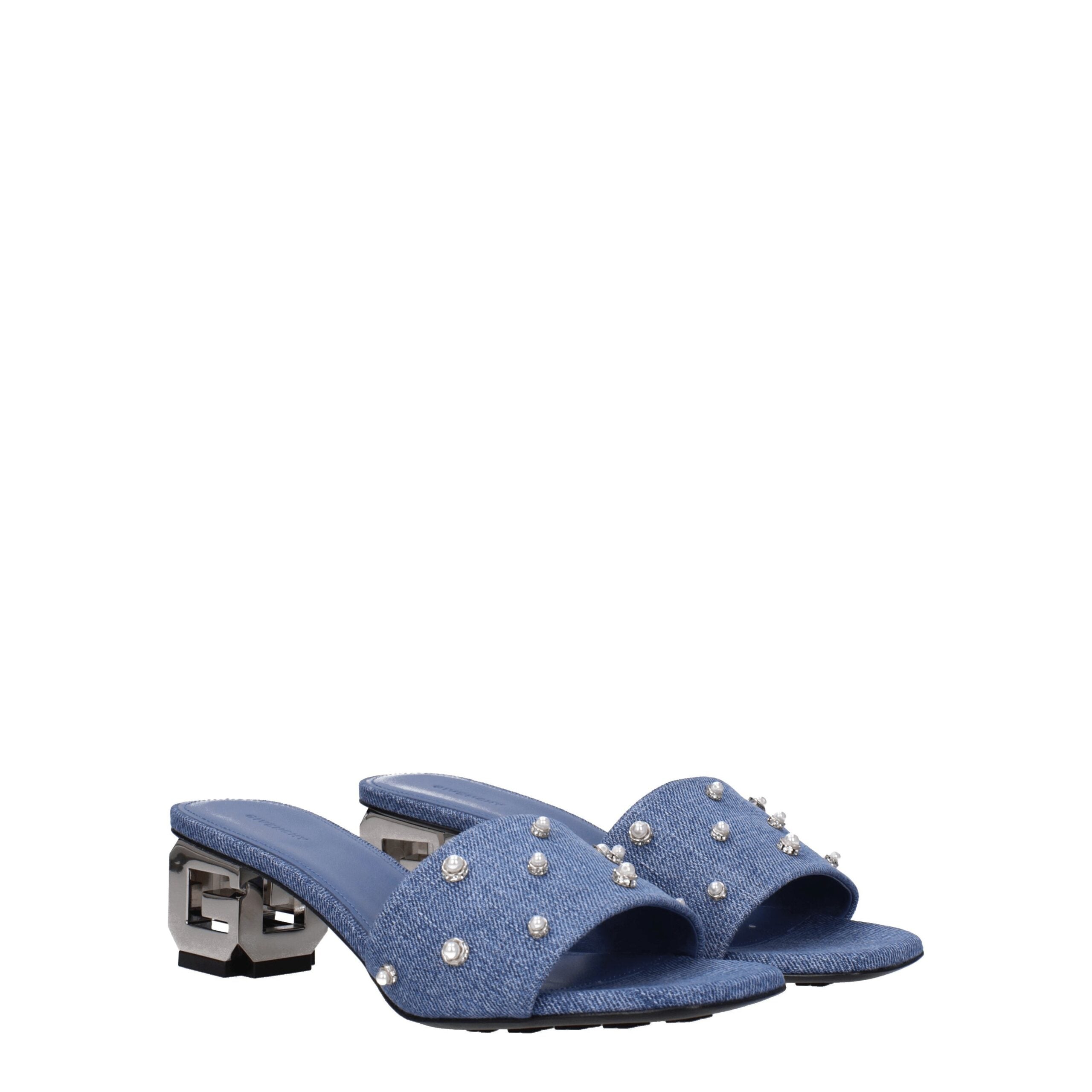 Blaue Stoff-Sandalen