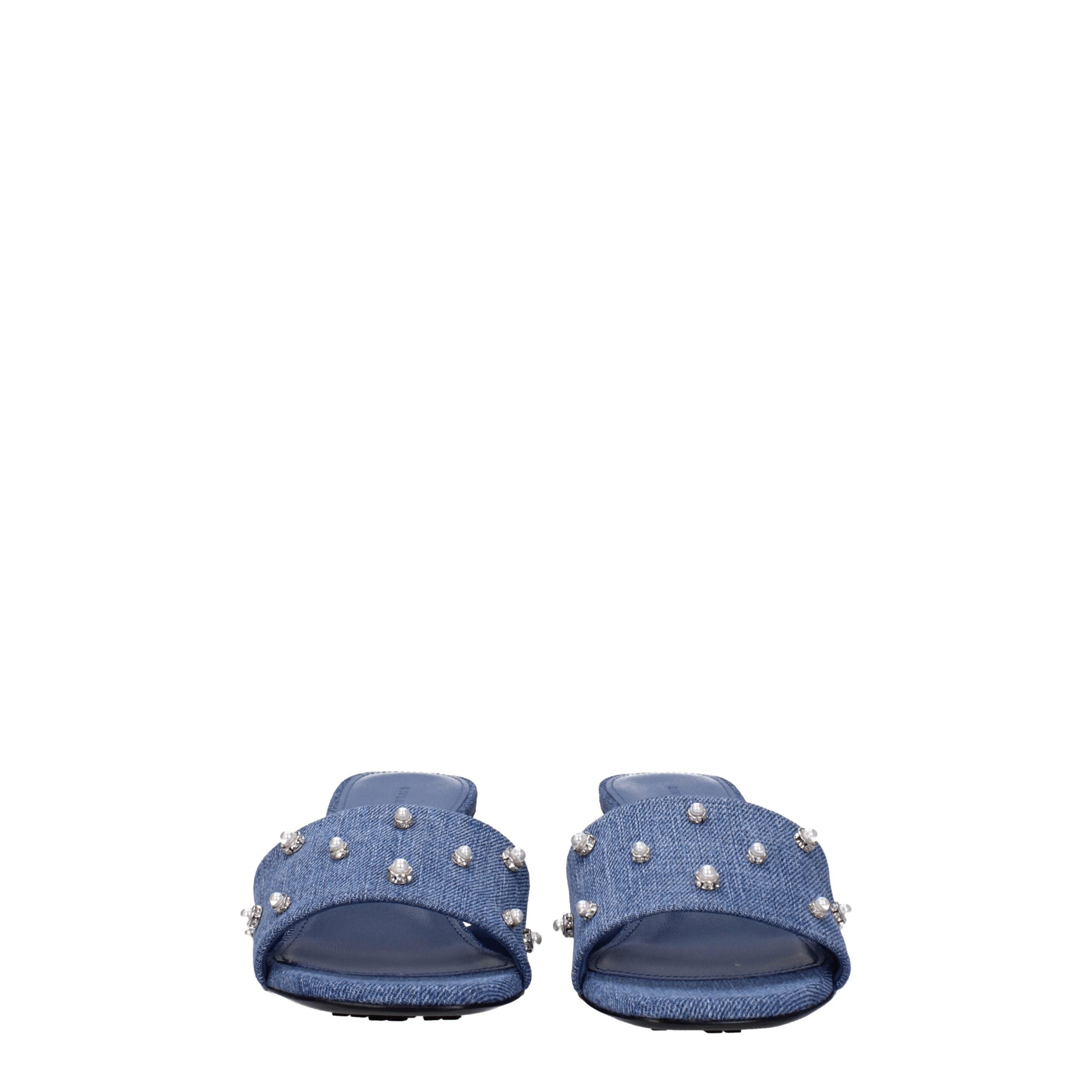 Blaue Stoff-Sandalen